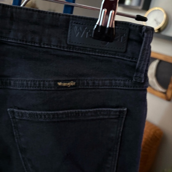 Wrangler Women's Dark Wide Leg Jeans - Picture 9 of 10